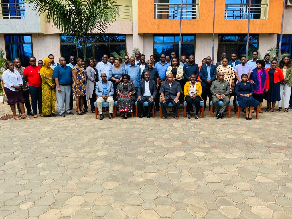 Kvp_Forum's tweet photo. National dialogue with law enforcers and judiciary agents on creating enabling environment for HIV programming Key and Vulnerable Populations on public health approach in Morogoro, Tanzania. https://t.co/H5nT3Dx3ye