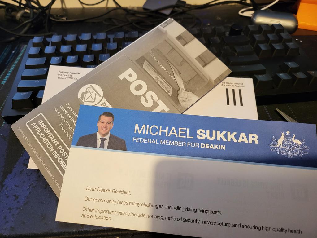 Frank_08's tweet photo. @MichaelSukkarMP Please stop trying to seal the personal information of your electorate. This "helpfully" included addressed envelope doesn't go to the AEC. It would appear to go to the Liberal Party. Shame on you. https://t.co/hmBSPTzZlG