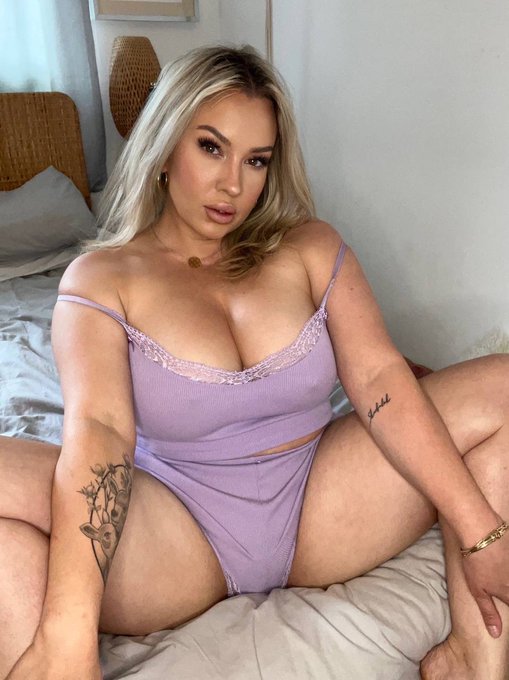 Can you stretch me  🐱😉more  https://t.co/wczP1KRaj1 https://t.co/CKtjNJBx1E