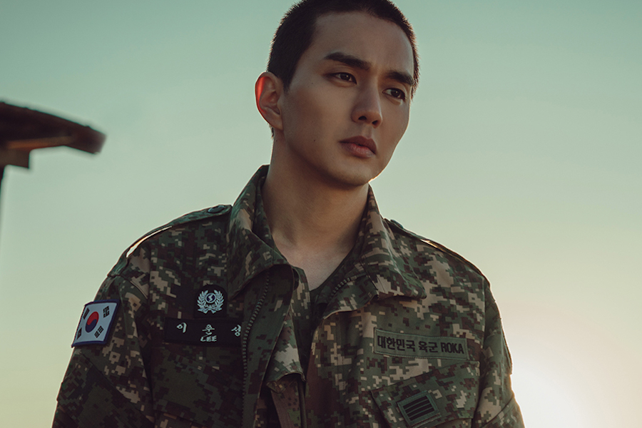 soompi's tweet photo. #YooSeungHo Appears To Have A Lot On His Mind Ahead Of Military Discharge In Upcoming Drama “#TheDeal”
https://t.co/6jcqDHUQtA https://t.co/RNmRgP5X3T