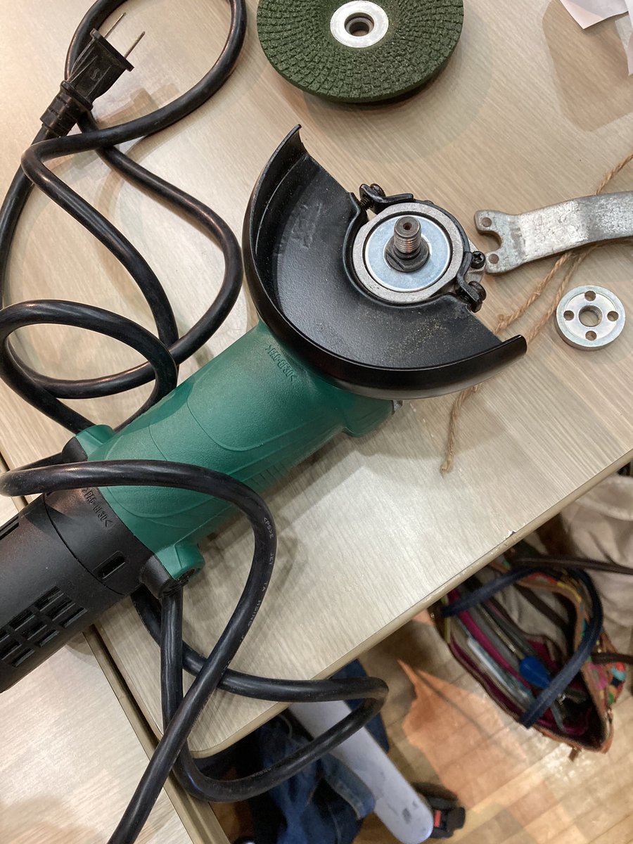 riricustom's tweet image. at.バニラでお馴染みのジュンコ先生の旋盤WSにて。私には身の丈にあう卓上物ですが本格的にやるには力不足な部分ありますよね。ミニチュアフラワーの由香里先生も3D遣いで2台もお持ちだったり！！模型やフィギュア他立体物制作は使用機器は近いと感じた時間でした。
#ハンドメイド
#模型
#minature