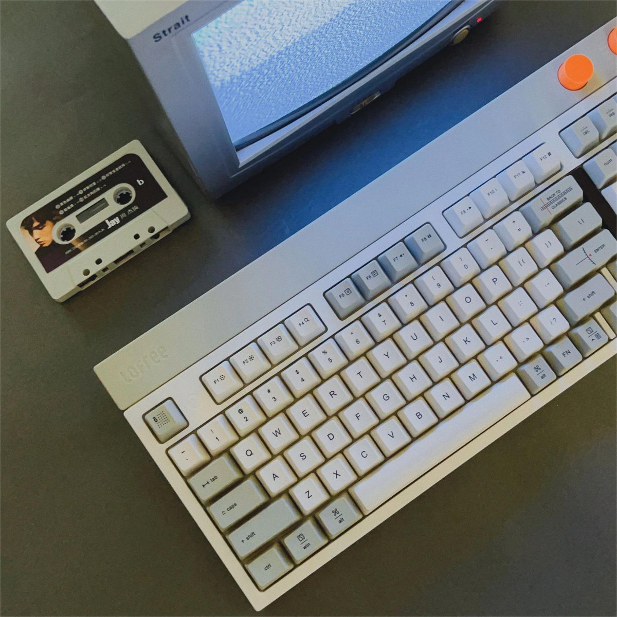 lofreeco's tweet photo. 📷CCD camera with Lofree Block
.
⚪️Tracing the classics, Less, but better
🟠Fill your inspiration into Lofree Block
.
#lofree #lofreekeyboard #ccd #ccdcamera https://t.co/n6nE13w1GC
