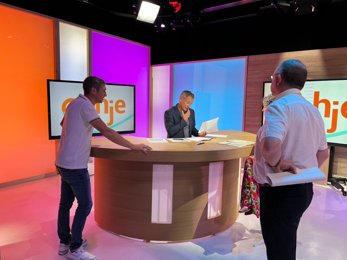 PatriciaPetreto's tweet photo. 📺Rejoignez-nous à 12h00 dans la nouvelle formule de #Oghje.
Pour en savoir plus sur l'emploi en Corse.
@C_Sanfilippo &amp; @CeliaLahsinat seront là pour vous expliquer les démarches d'inscription au @PoleEmploiCorse et partager des informations sur l'emploi local.
#AvecPôleEmploi https://t.co/db8hWMeTQl