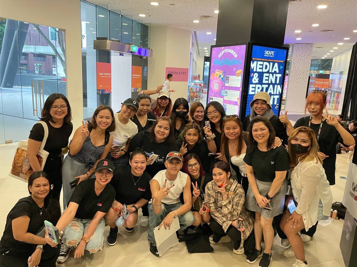 ATINSingapore's tweet photo. [ RIGHT NOW… ] 🇸🇬 

We are shookt! Hello zer FELIP! 🔥 We’re so kilig omg omg!!!

ExperienceSG withFELIP
@felipsuperior #FELIP https://t.co/LEAmVnltgm