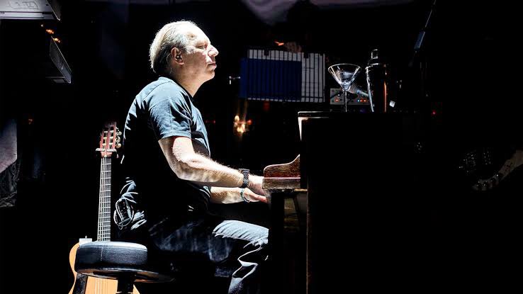 Baswa_'s tweet photo. Aujourd’hui l’un des meilleurs compositeurs de tous les temps fête ses 66 ans. Joyeux anniversaire à Hans Zimmer 

Dans quel film il a fait son meilleur boulot selon vous? https://t.co/OXmzVJ4P7l