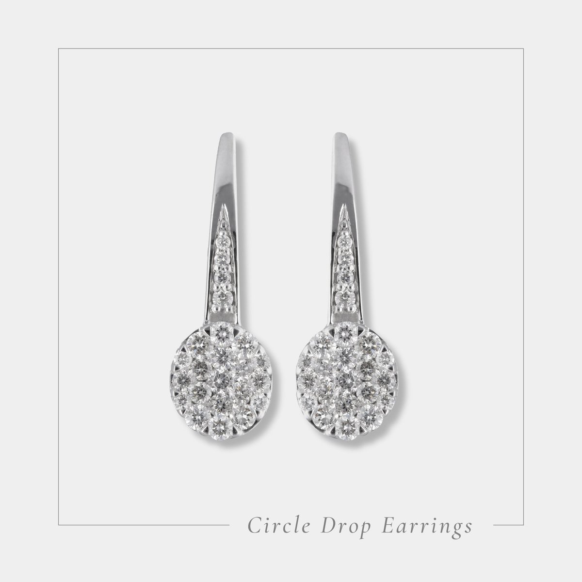 divajewelslon's tweet photo. In 18kt yellow gold, these exquisite pieces feature a captivating design. Adorned with 0.51 cts of brilliant diamonds, they radiate a sparkling allure that captures every gaze ✨

#FineJewellery #HighEndJewellery #Diamonds #BespokeJewellery #JewelleryInspiration #DivaJewels https://t.co/OR1ARzCQbd