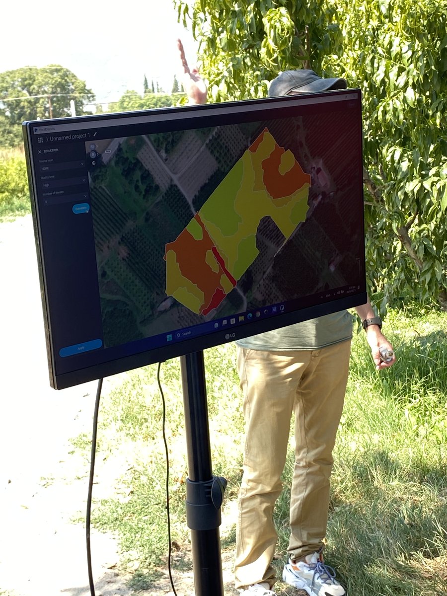 KonsVoulg's tweet image. At the end of August, I had the incredible opportunity to participate in the Intensive Study Program on Mixed Farming Systems, organized by UOWM in Kozani, Greece, and powered by the #SmartROOT Project. Awesome experience!
 #smartfarming #ict #Europe #training #erasmusplus