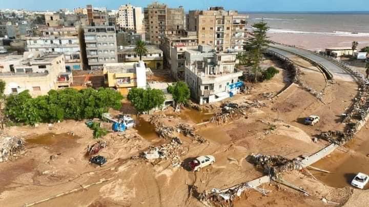 Monitor_Libya's tweet photo. Αξιωματούχος του Ερυθρού Σταυρού δήλωσε πως ο αριθμός των νεκρών από τις πλημμύρες στην Ανατολική Λιβύη είναι “τεράστιος”.
Η πρεσβεία των ΗΠΑ ανακοίνωσε ότι θα εκταμιευθούν αμερικανικά ανθρωπιστικά κονδύλια.

📷: Ντέρνα via @tkyroogklshytk
#MonitorLibya #Λιβυη #ليبيا #πλημμυρες https://t.co/pLEgd41MLB