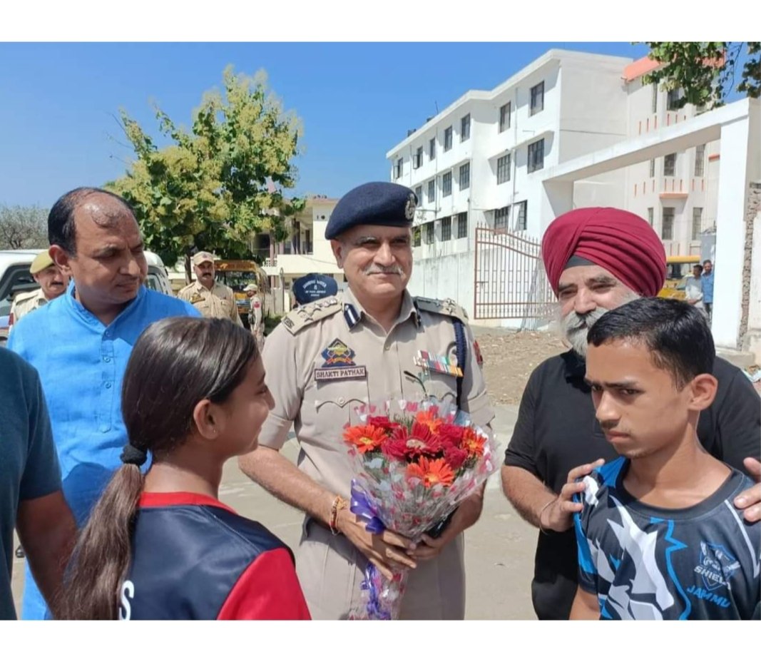 humerah_balwan6's tweet photo. Talented and hardworking girls of Parisha secured 2nd position in Janmastmi _ Kabaddi championship organised by Swami Vivekananda Spor.@OfficeOfLGJandK @vishesh_jk @kazisahib #socialwelfarejk  #missionvatsalya #bbbp @diprjk @MinistryWCD @CentreDoda @DistrictDoda https://t.co/QhprqHQnad