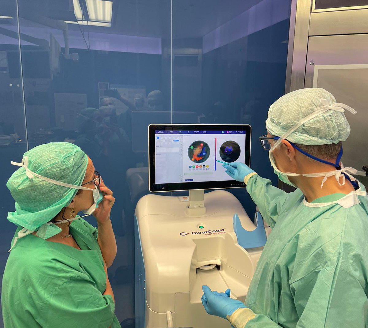 MamaHCUV's tweet photo. Desde Frankfurt, estamos aprendiendo con @Medical_Canada, y el Dr. Marc Thill, sobre #ClearCoast. @aecirujanos @GVAclinic @ESonjar @marcosadrianzen https://t.co/c0yD6lSSwL