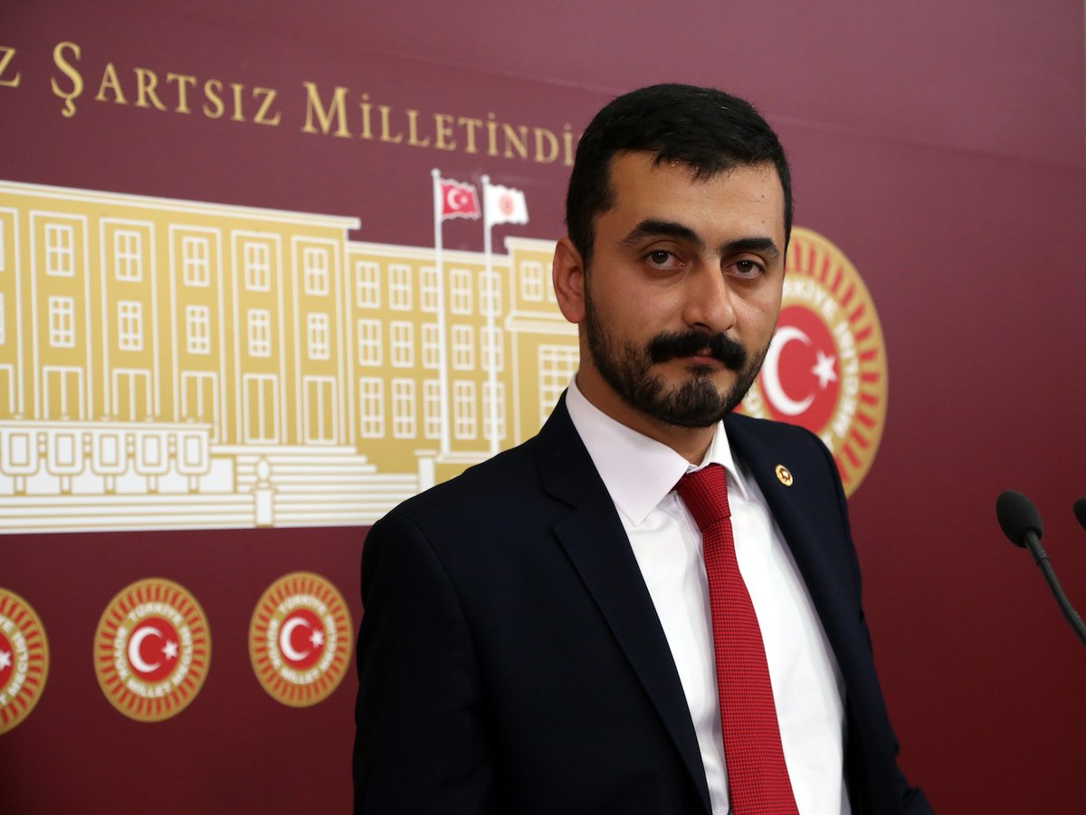 CHP Genel Başkan Yardımcısı #ErenErdem'den geri vites❗

#ArmağanÇağlayan'ın, #CHP Genel Başkan Yardımcısı Erdem'e '#Kılıçdaroğlu kaybederse bütün görevlerimden istifa edeceğim.' sözünü hatırlatması üzerine Erdem:

'Bunu söylediğimde görevim yoktu...'