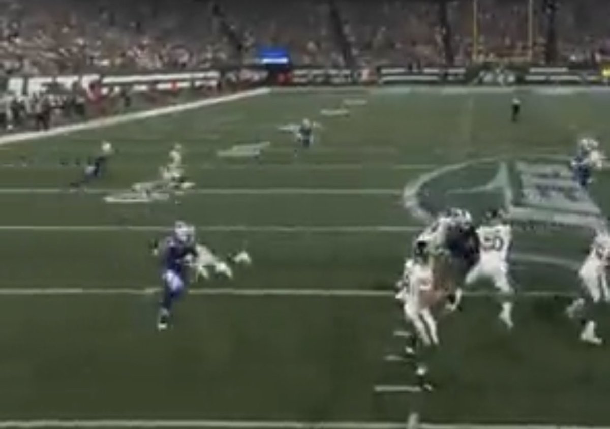 iSeeSigns_08's tweet photo. @Da_TruthEnt We can blame Brown all day, but the unfortunate truth is this looks a lot like last season where Rodgers just wasn’t seeing the field. That ball has to be out. https://t.co/n0OerrQ42H