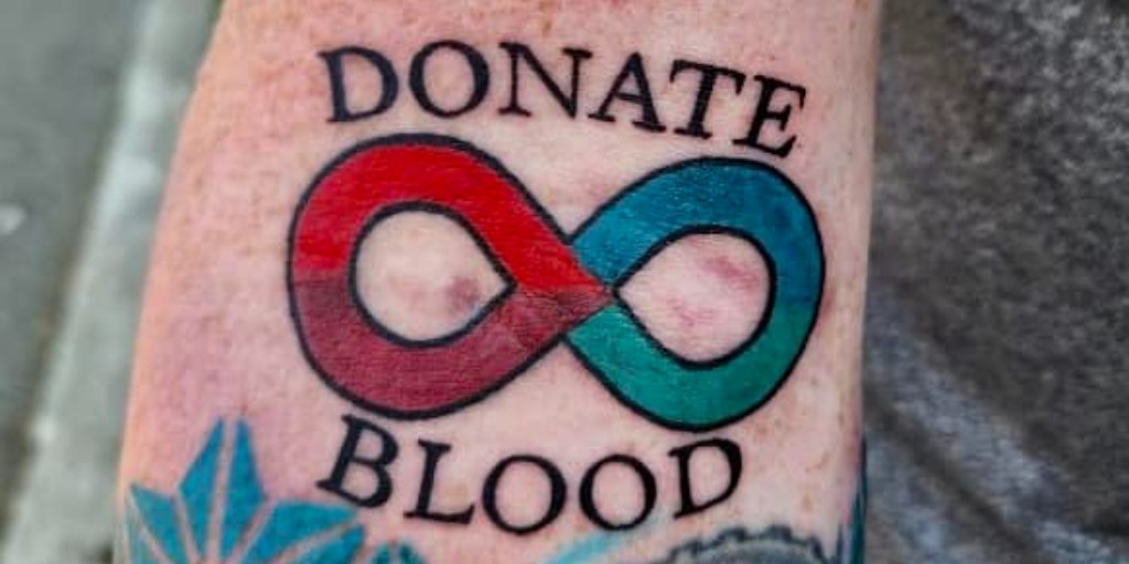 CanadasLifeline's tweet photo. We love the new ink! 🖋️❤️  

To mark his 100th blood donation, Brook got a new tattoo from his sister!  

Just a reminder, you only need to wait three months after getting a tattoo to ensure complete healing before returning to donate! 

Book now at https://t.co/8EayRZ2ByJ https://t.co/B6h0we5fXh