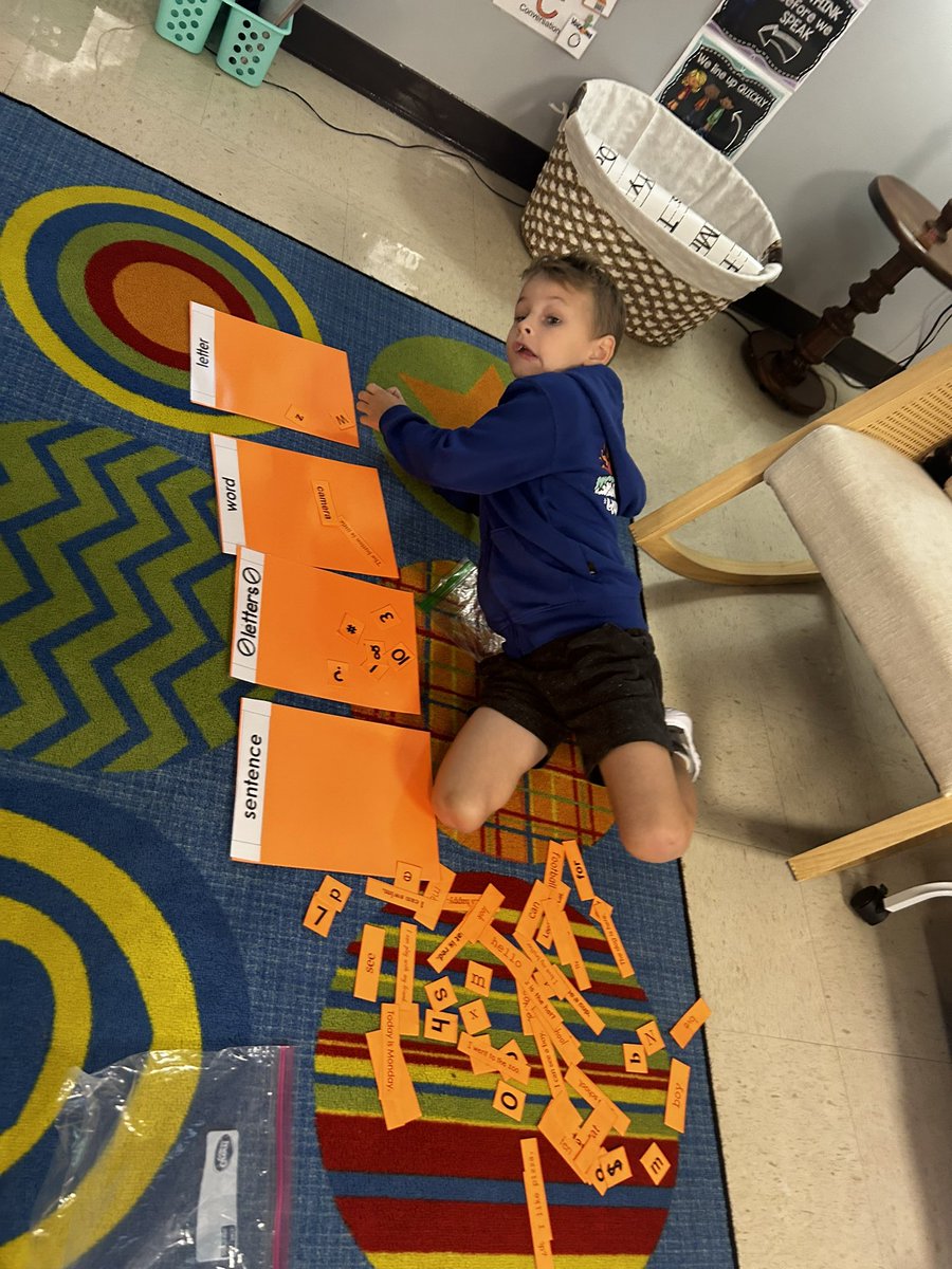 candrewsRLA's tweet image. Kinder kiddos can do big things week 6 of school! @ParkwayBulldogs #smallgroup #encoding #amplifyboost