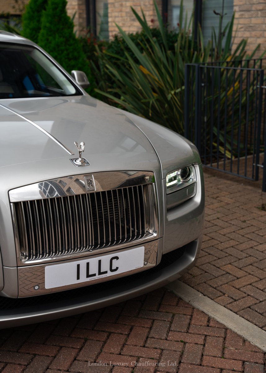 LLCCARS's tweet image. Embrace Elegance, Ride with Grace. Experience the Timeless Luxury of our Chauffeured Rolls-Royce Ghost. #LondocChauffeurs #LLCcars