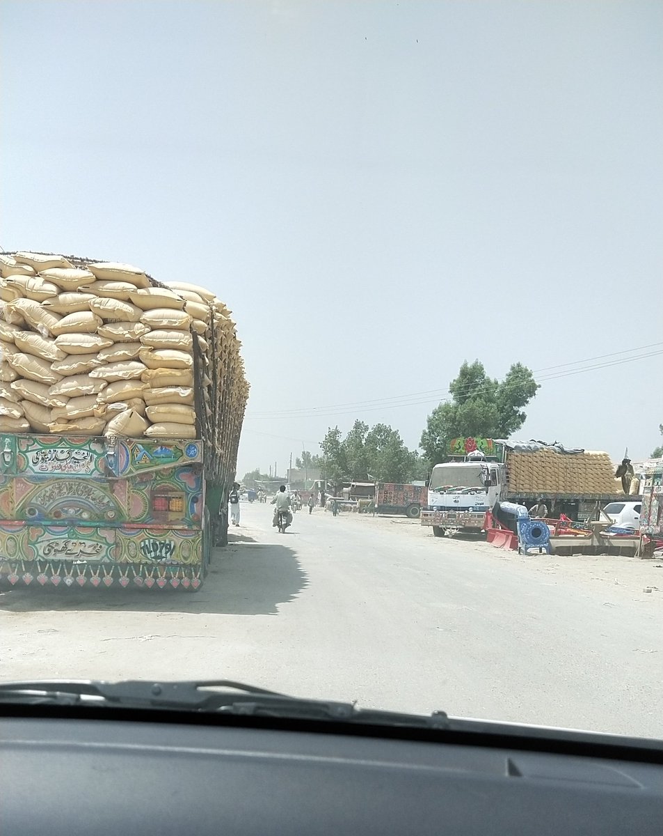 hakimjamali235's tweet photo. ہم  آرمی چیف سے گزارش کرتے ہیں زراعت کو تباہی سے بچانے کے لیے۔ بلوچستان میں کھاد معافعہ پر ہاتھ ڈالا جائے۔کسان خوشحال تو ملک خوشحال https://t.co/BrrKfdK67V