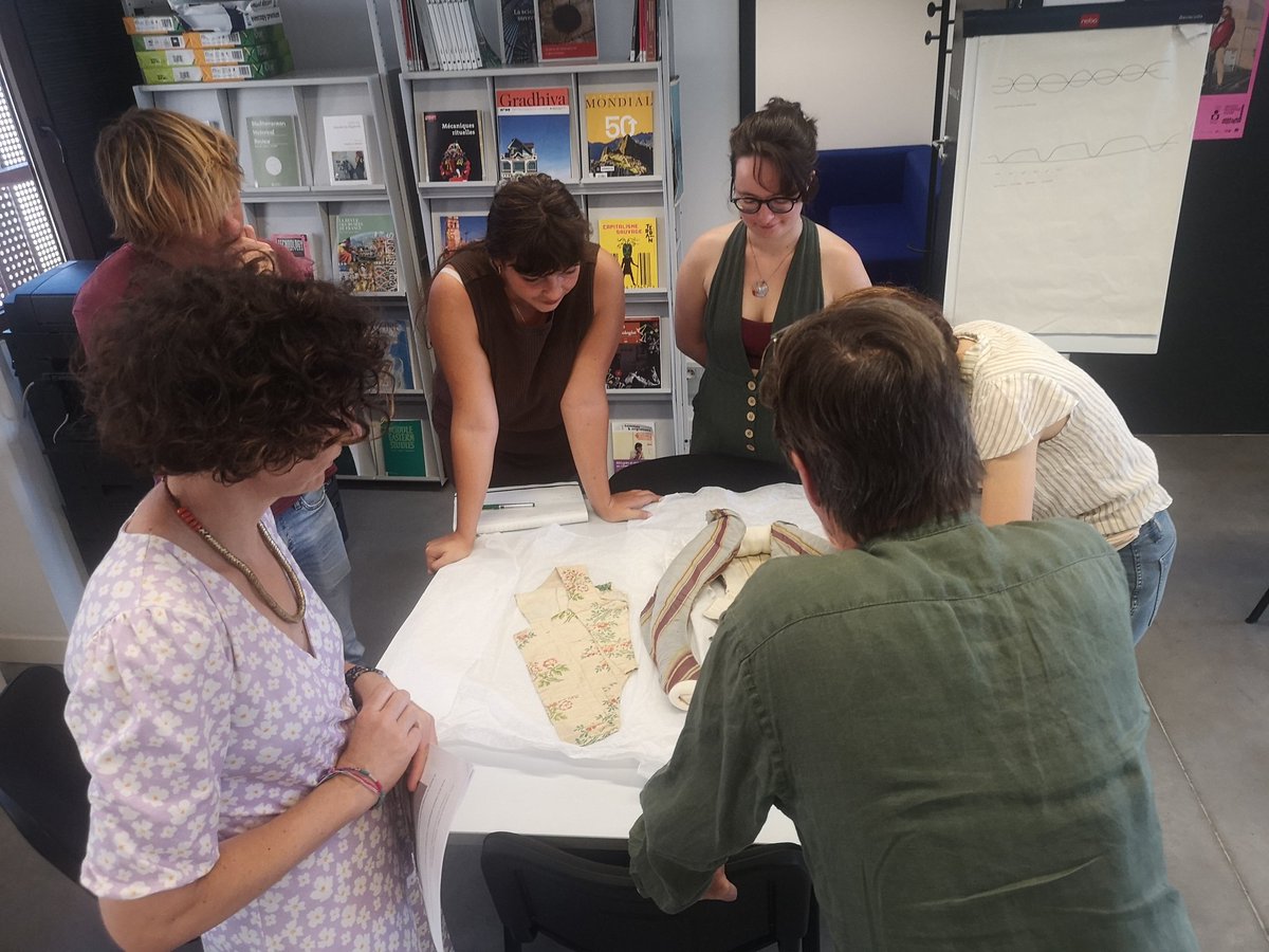 Fantastic handling session <a href="/Mucem/">Mucem</a> this morning at our summer school with <a href="/EmmaGarcin/">Emmanuelle Garcin</a> talking about quality and durability of textiles