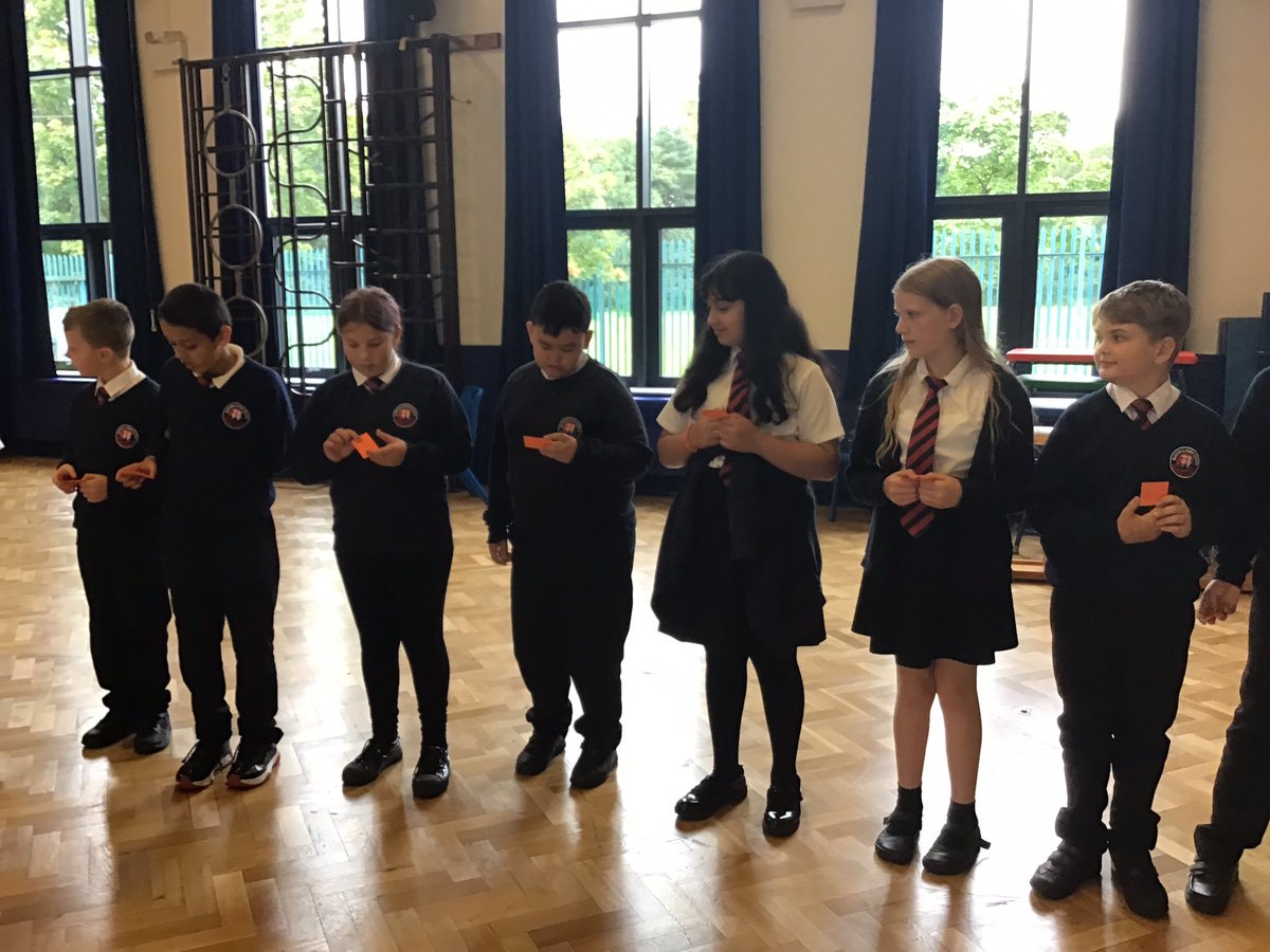 In maths today we are putting our number cards in ascending and descending order so we can compare and order any integer <a href="/BartonClough/">Barton Clough Primary School</a> #wearebrightfutures #activelearning