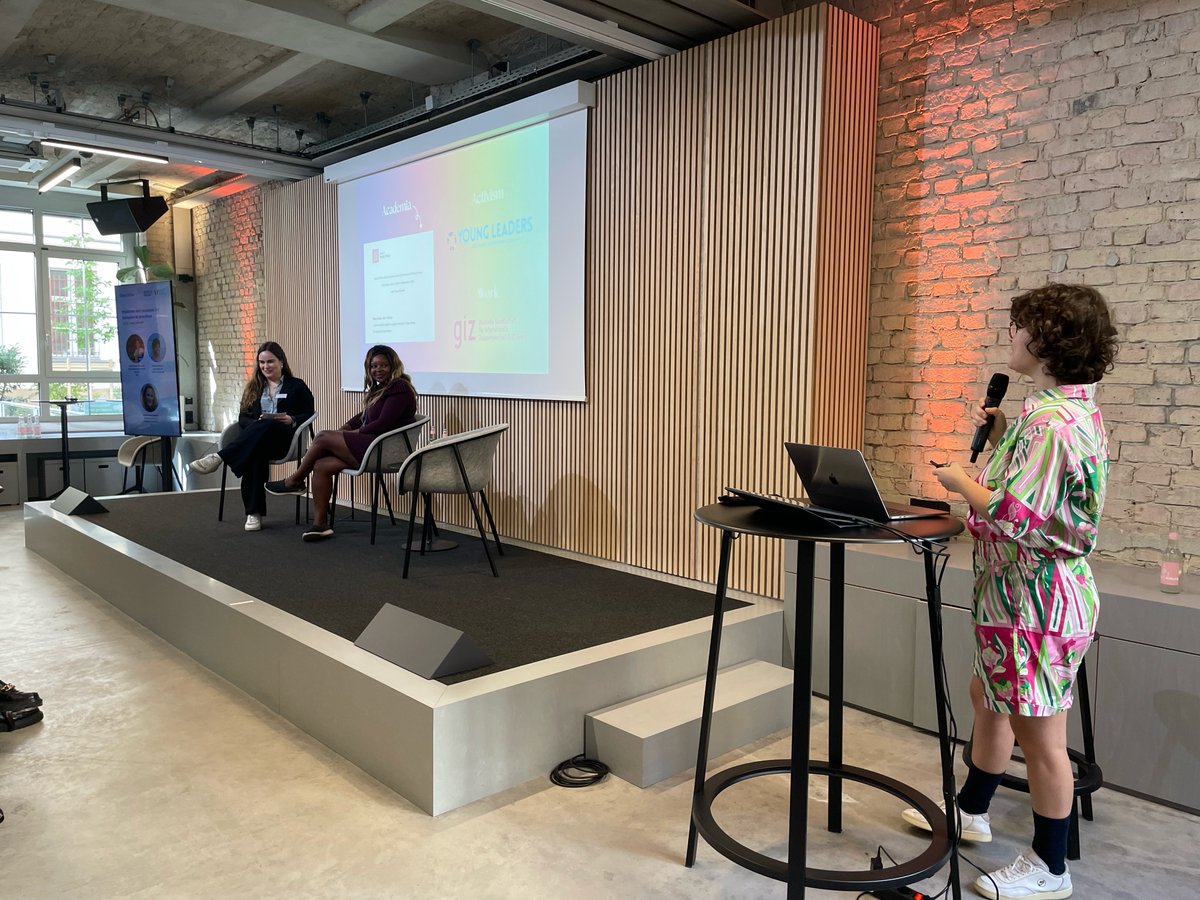 ♀️🏳️‍🌈 Is AI a feminist issue? 

<a href="/Luisa_FMachado/">Luísa Franco Machado</a> argues that data processes -and hence AI systems- fail to reflect gender-nonconforming people, just as organisations, governments and institutions often fail to do so. 

#DisinfoCon23