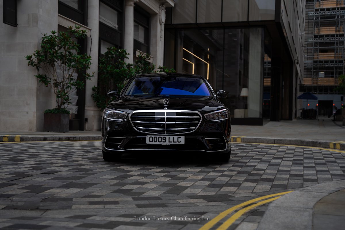 LLCCARS's tweet image. Elevate Every Journey with the Mercedes S-Class Chauffeur Experience. Luxury, Redefined. #LLCcaars #LondonChauffeur