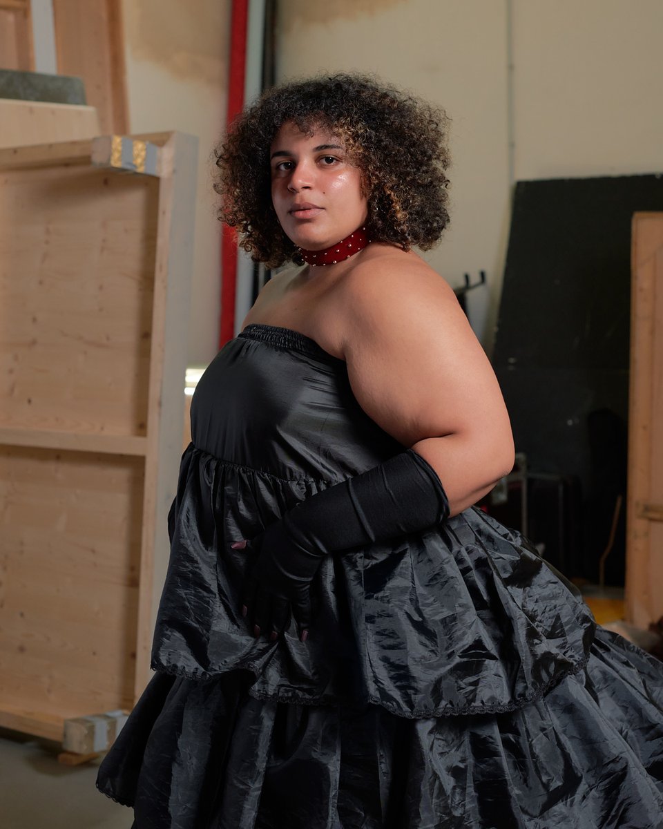 Liebe Sissi Reich, herzlich willkommen am Schauspielhaus! Als Nächstes steht sie am 3. November auf der Bühne, für die Premiere von BÜHNENBESCHIMPFUNG. 

Mehr Infos unter: neu.schauspielhaus.at

📸 Julian Lee-Harather / soju.studio