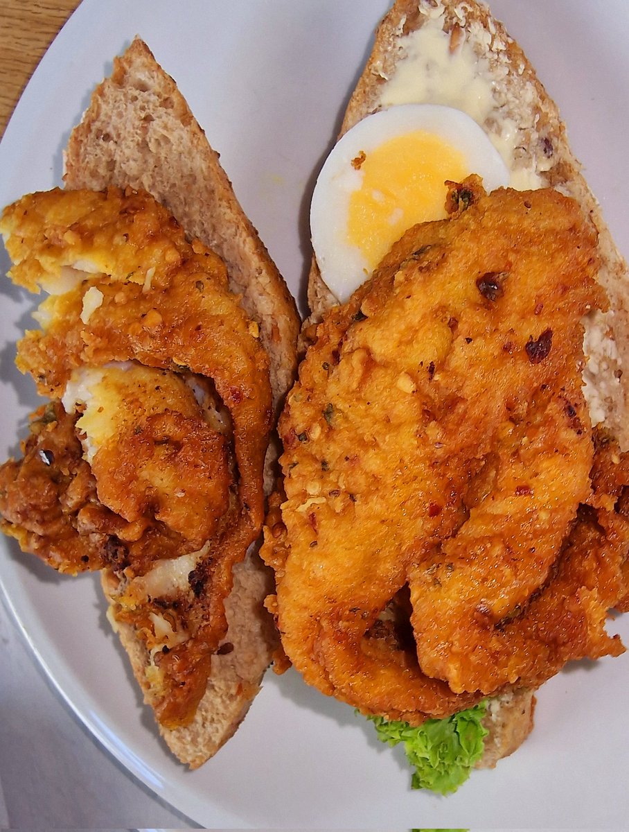 zahidRMirza's tweet photo. #Fisch🐬
#Brötchen🥖
#Mittagpause
🧡🤎🧡 https://t.co/ul0QcIUM5x
