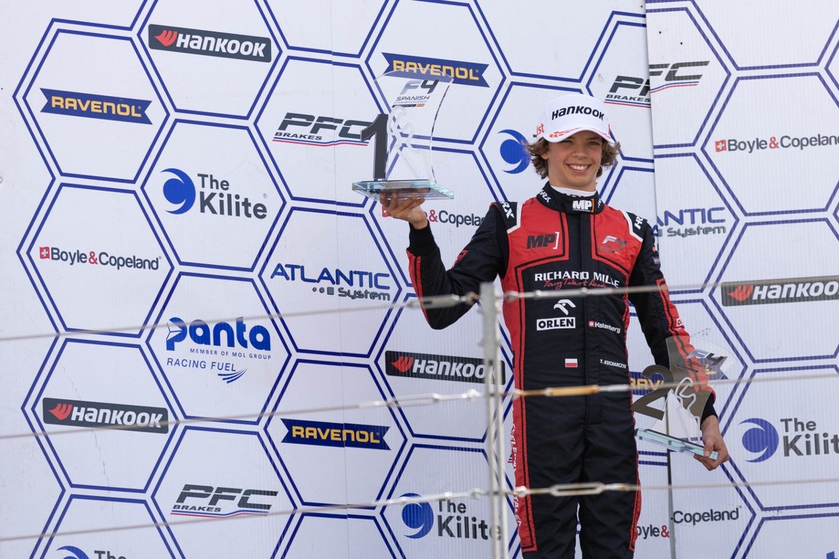 percy_wolff's tweet photo. Grosse signature de Saintéloc 🇫🇷 en FRECA 🇪🇺 !

Après Masson, signature de Tymek Kucharczyk 🇵🇱 (17 ans), gros potentiel sans beaucoup de budget.
3e de F4 Espagne (meilleur pilote hors Campos), puis 7e de GB3 pour l'une des pires équipes.

Saintéloc montre ses ambitions ! https://t.co/vna9Fg0Li4