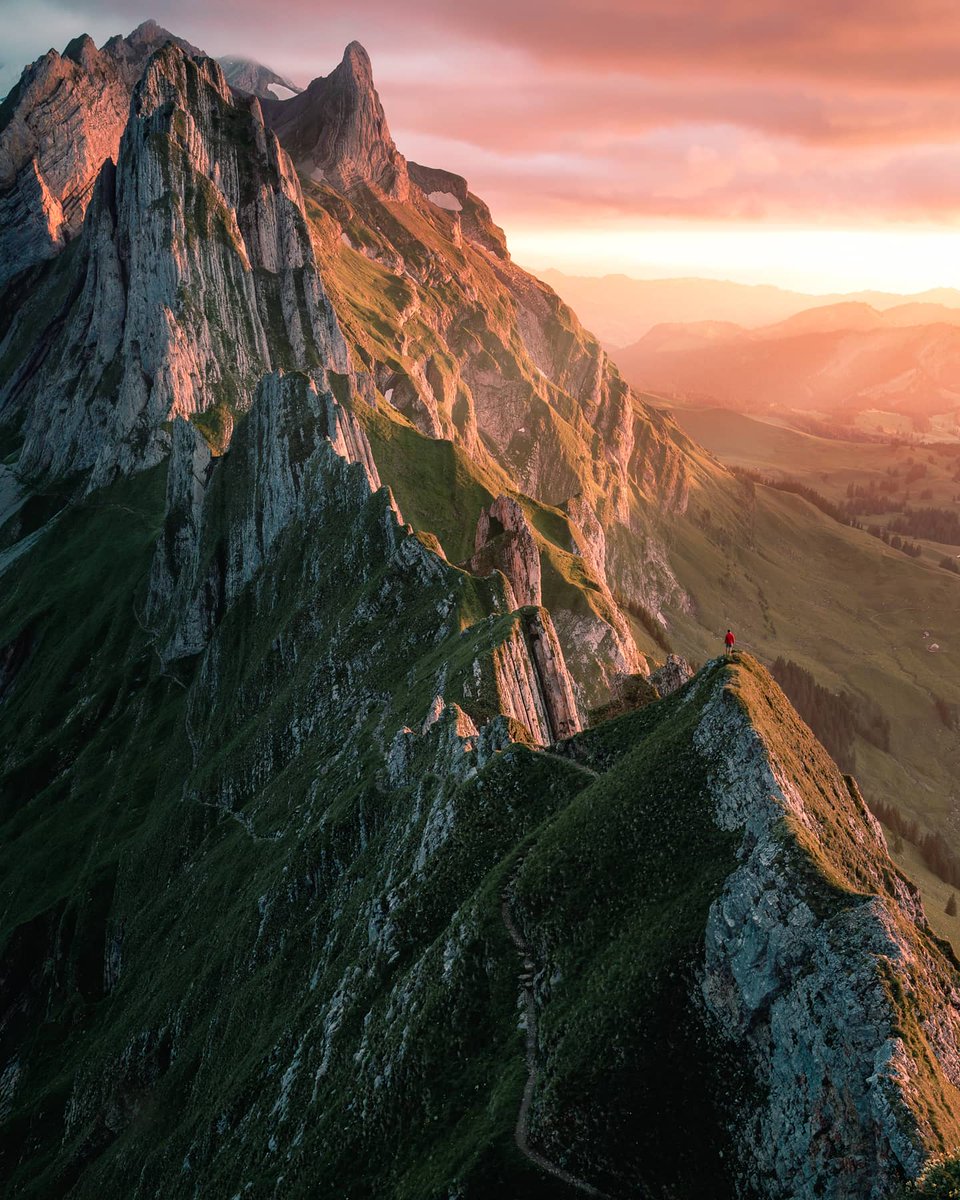 birbaum_t's tweet photo. @VisualsbySauter Memorable sunset in the swiss mountains https://t.co/sJN8DidTZP