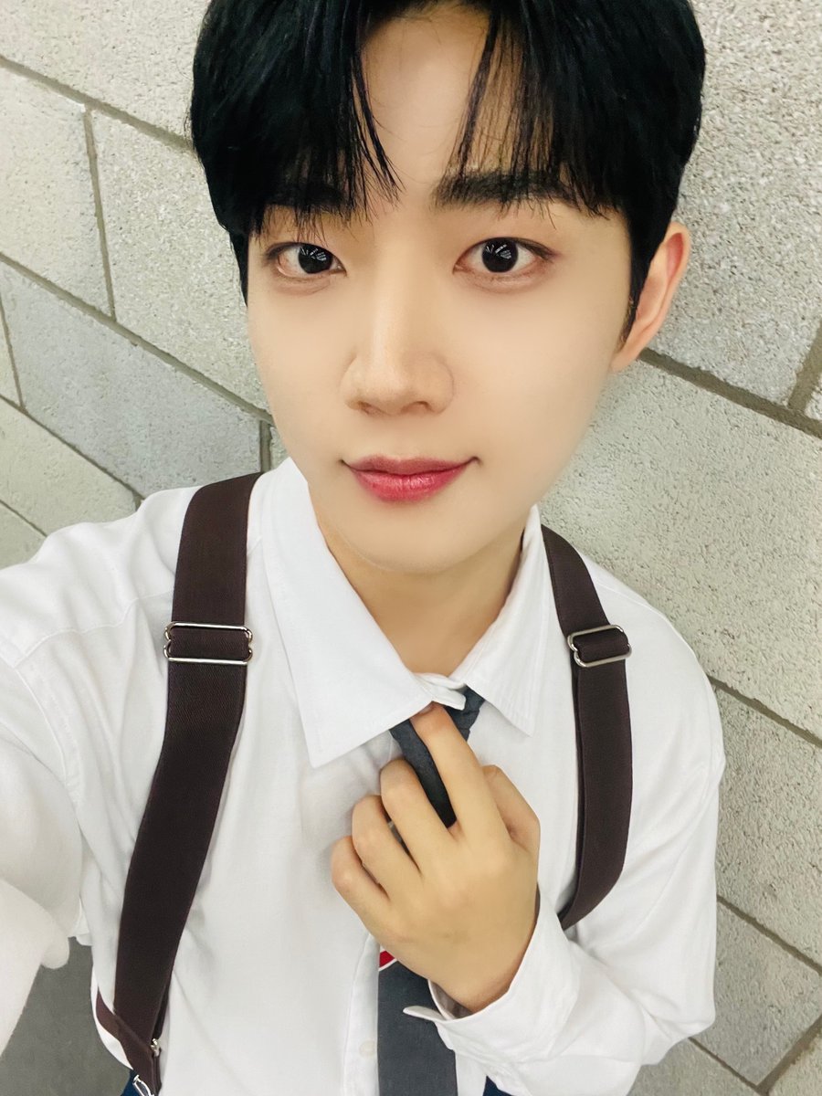 [📸TEMPIC]

23.09.12 #더쇼

오랜만에 더쇼에서 섭깅이 만나니까
숨통이 트이고 근심,걱정,고민, 스트레스가 싹~ 날아가네요😌

갓벽한 MC 우리 기특 아기 깜장콩 섭깅이가
너무 눈부셔서 이번 일주일도 동공 커진 상태로 지내려구요🫶

#TEMPEST #템페스트 
#한빈 #형섭 #혁 #은찬
#LEW #화랑 #태래