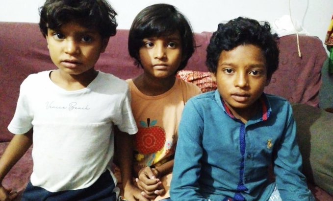 A #Christian couple,Shaukat Masih & his wife arrested over #Blasphemy for allegedly desecrating the #Quran.
Couple's kids–Sagar(13) who suffers from rickets, Sundas (9)who is mentally unstable & Ruby (7) are waiting for their parents return. 
#EndBlasphemyLaws #SavePakChistians