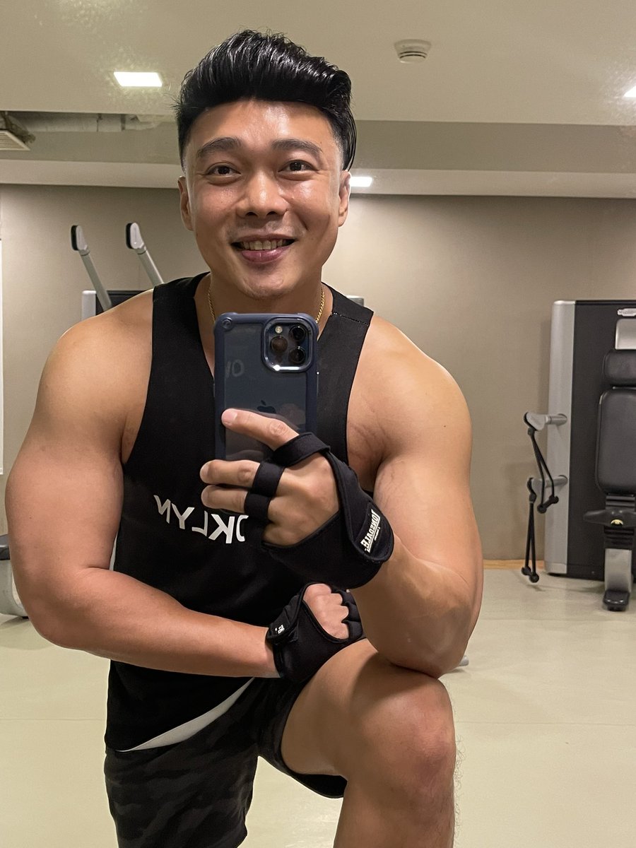 liumanthony's tweet photo. Mandatory selfie after chest day Tuesday
🏃🏽 🌞 💦 🏋️‍♂️
.
.
.
. - . - . - . - . - . - . - . - . - . - . - . - . - . - 
#mglfile  #gym #selfie  #perspire #healthyliving #healthiswealth #chinoy #pogi #pilipinas  #philippines #photography #evening #aftergym #sweat #neverendingsummer https://t.co/tYgQ1vp19s