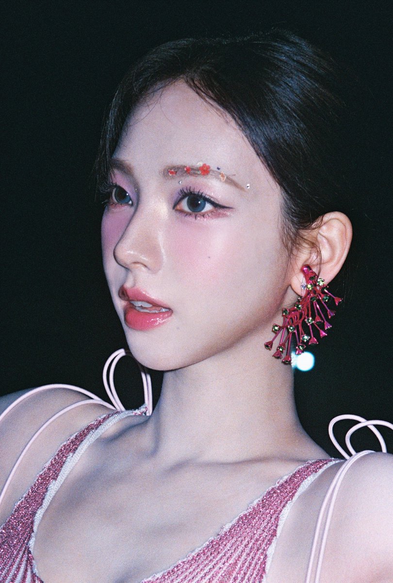 aespa on X: KARINA on Film🪸🌸 aespa æspa 에스파 KARINA 카리나  BetterThings aespaBetterThings t.co1kemheswFw  X