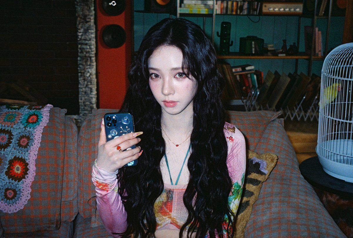 aespa_official's tweet photo. KARINA on Film🪸🌸

#aespa #æspa #에스파
#KARINA #카리나
#BetterThings #aespaBetterThings https://t.co/1kemheswFw