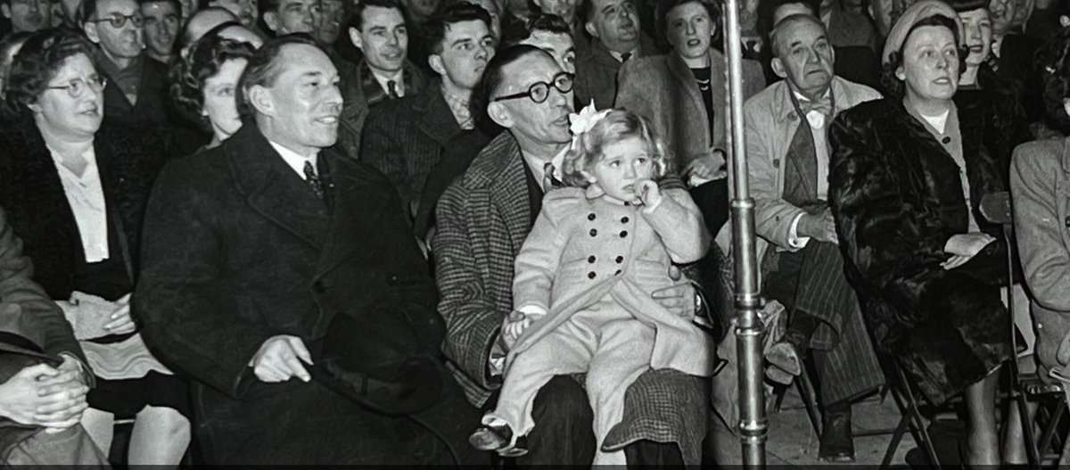 Our latest find is one of the earliest. Nice story - and a chance to hear the programme too!
#radio #archive #bbchistory #bbcrewind #Portsmouth 

canvas-story.bbcrewind.co.uk/playtime/