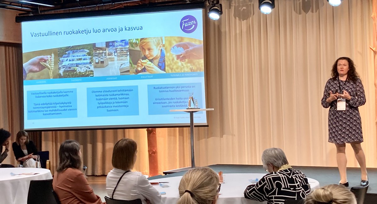 Fazer (@fazergroup) on Twitter photo Innovaatiot eivät synny ilman kuluttajaa. ”Kuluttajakäyttäytymisen ymmärtäminen on yksi menestyksemme avaimia”, toteaa <a href="/anttila_heli/">Heli Anttila</a> , Fazer Makeisten tuotekehitysjohtaja ja Fazer-konsernin yhteiskuntasuhteiden johtaja #NoBS23 #innovaatiot #rohkeastivastuullisuudesta Innovaatiot eivät synny ilman kuluttajaa. ”Kuluttajakäyttäytymisen ymmärtäminen on yksi menestyksemme avaimia”, toteaa <a href="/anttila_heli/">Heli Anttila</a> , Fazer Makeisten tuotekehitysjohtaja ja Fazer-konsernin yhteiskuntasuhteiden johtaja #NoBS23 #innovaatiot #rohkeastivastuullisuudesta
