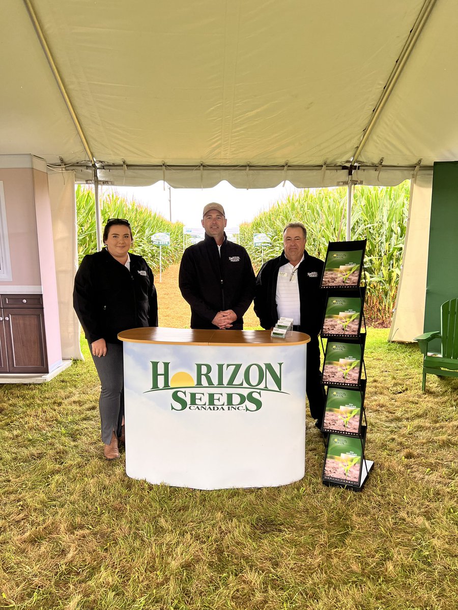 HORIZON_SEEDS's tweet photo. Stop by, meet our team and grab an umbrella (while supplies last!) #COFS23 

#farmfamilyproud @jacquiemacc @Huffycropguy @dmnykoliation https://t.co/dKDwRqcS6k