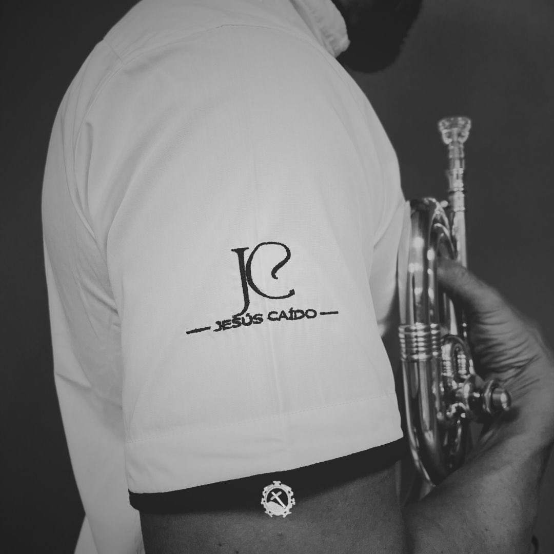 AMJesusCaido's tweet photo. 🎼| Os presentamos una primicia de nuestras camisas del uniforme de verano, las cuales estrenaremos el próximo sábado!
¡Nos enorgullece que los proyectos que un día nos propusimos se vayan cumpliendo! 
Gracias siempre por acompañarnos en cada paso seguidores🎶
#VivaLaBanda #PSAVL https://t.co/oi86ISdc6M