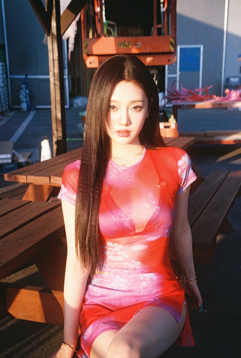 aespa_official's tweet photo. NINGNING on Film🦋💖

#aespa #æspa #에스파
#NINGNING #닝닝
#BetterThings #aespaBetterThings https://t.co/Q8EpPv0Sij
