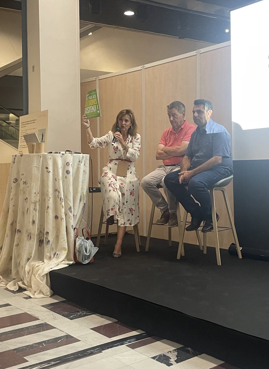 💬 « On est parti du constat que ce qui n’est pas raconté n’existe pas. » 

🌱 En direct de <a href="/PRODURABLE/">Salon PRODURABLE</a>, avec <a href="/elsagrangier/">🌷𝗘𝗹𝘀𝗮 𝗗𝗮 𝗖𝗼𝘀𝘁𝗮</a>, <a href="/reseau_eco/">Réseau ECO HABITAT</a> et Renaud, sur leur collaboration pour la nouvelle édition de <a href="/LaCroix/">La Croix</a>, où le lecteur passe d’un reporter de solutions à un passeur de récits.