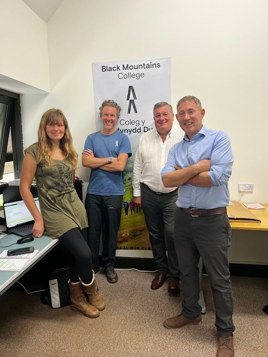 🎥 FINALIST FILMING 🎥

Yesterday we visited Neil of the Waggon and Horses in Newtown and Lucy from Splosh.

Also pictured are judges visiting Black Mountains College yesterday