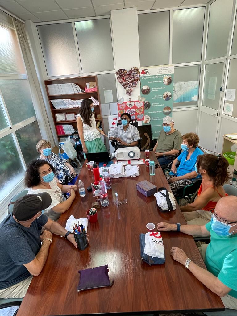 ampemna's tweet image. De vuelta con la psicóloga Elena