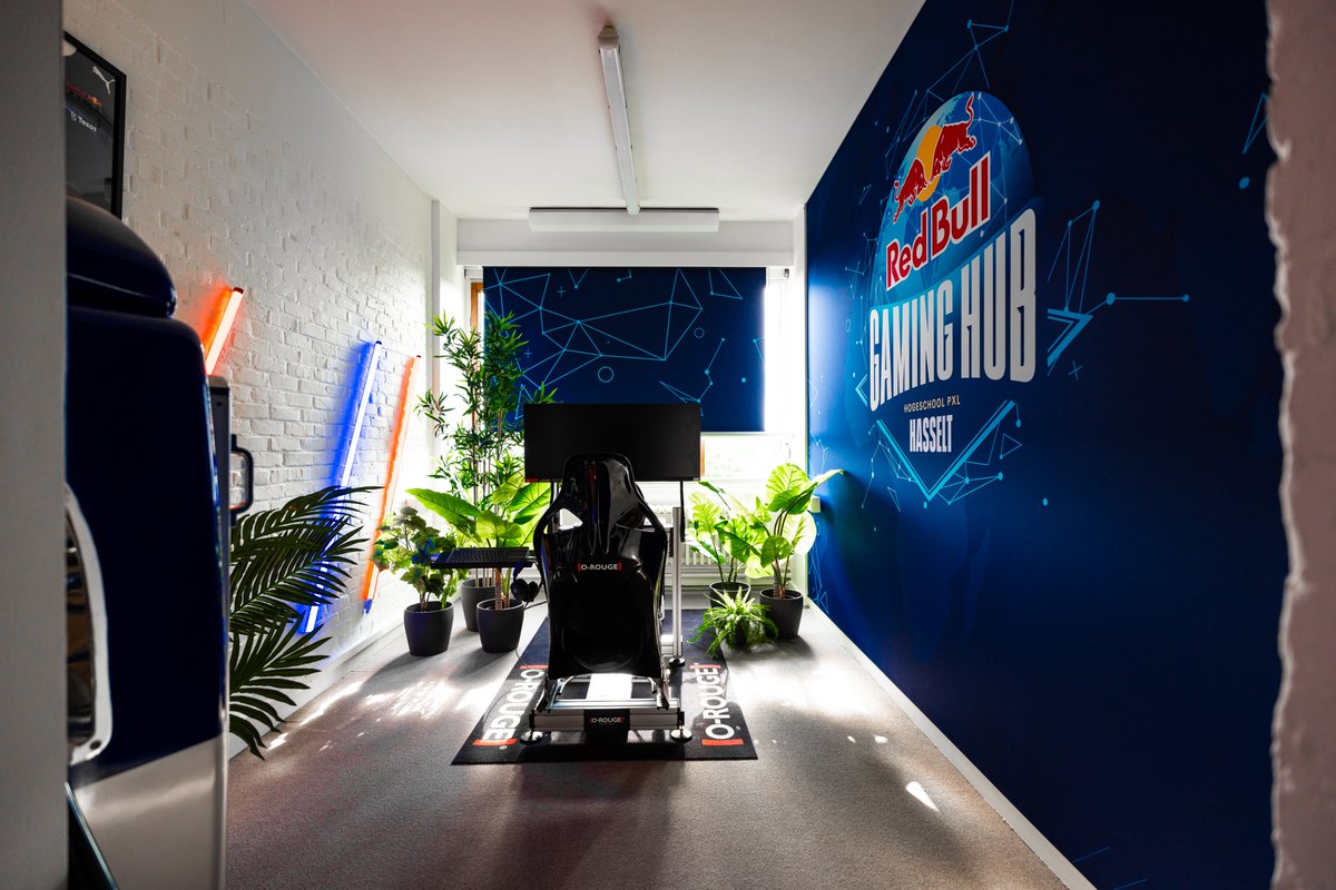 Esports_PXL's tweet photo. 𝗥𝗘𝗗 𝗕𝗨𝗟𝗟 𝗚𝗔𝗠𝗜𝗡𝗚 𝗛𝗨𝗕 x Hogeschool PXL

👋 We welcome the Benelux creators &amp; friends today! https://t.co/JNbVFp0A37