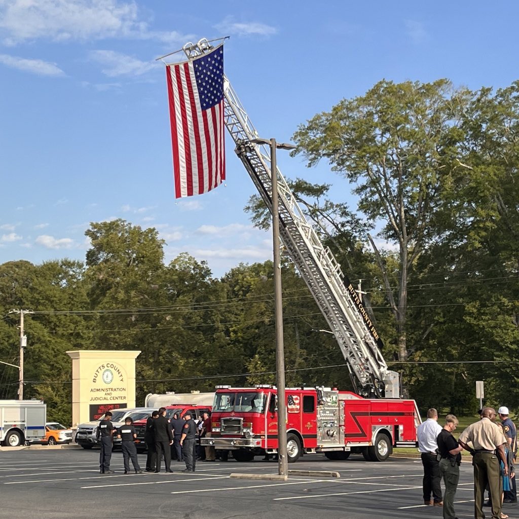ButtsCoFireDept's tweet photo. September 11 Remembrance Ceremonies at the Butts County Administration Building yesterday brought all of our brothers and sisters from the Fire Departments of Butts County, Jackson and  Flovilla, the Sheriff’s Office, Police Department and County employees together. #September11 https://t.co/ULdbR5ciIs