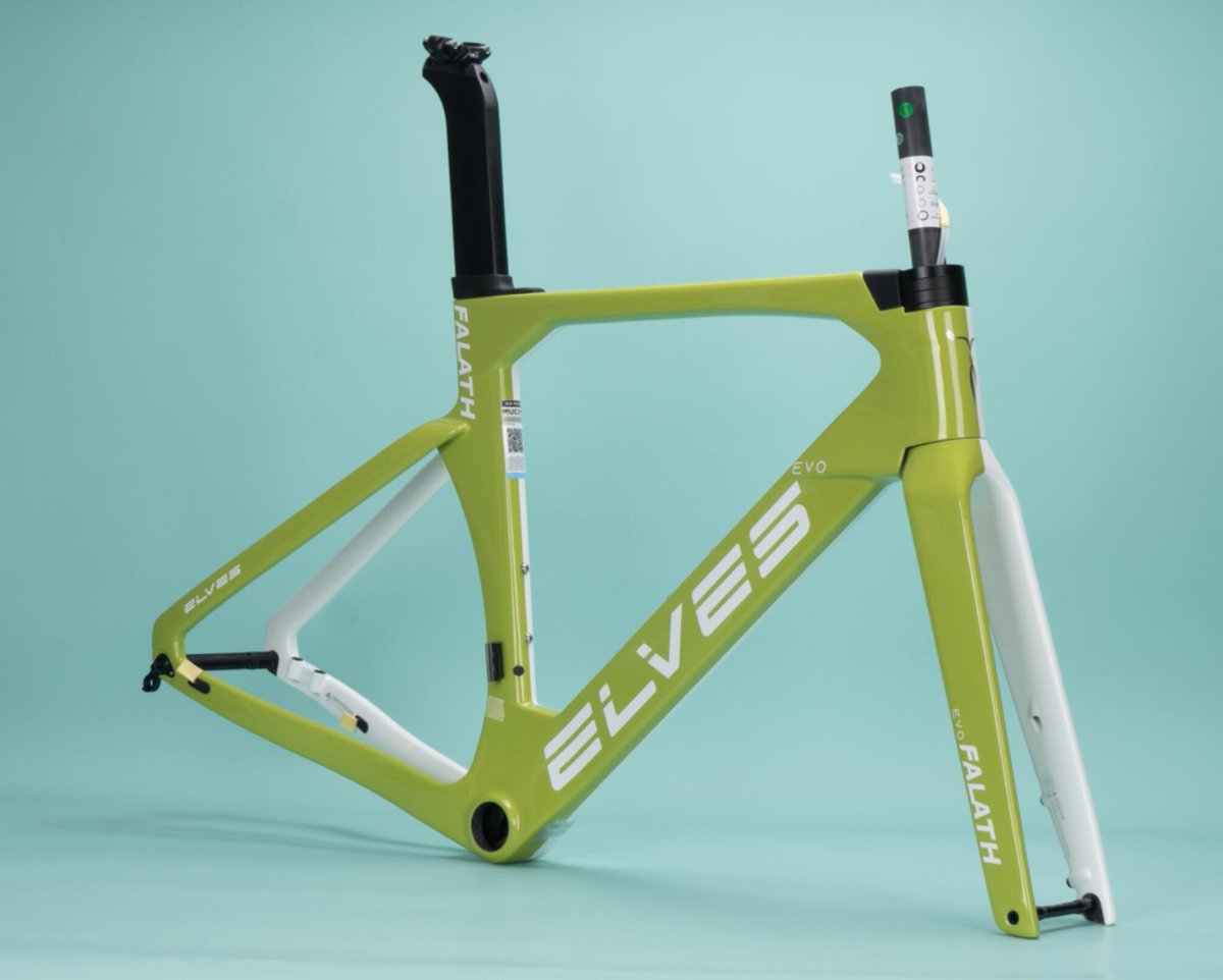 BikeElves's tweet photo. Customize Your Falath Evo: Two-Tone Frame Edition
#FalathEvoCustomize #elvesbike #roadbike #carbonframe #twotone #cyclng #elvesbike #roadbike #cyclinglife #elvesjapan #elvesphilippines #elvesaustralia #elvessingapore
 #cyclingphotos #elvesus #elvesuk #elvesbikegermany https://t.co/Cu87KlFAXB