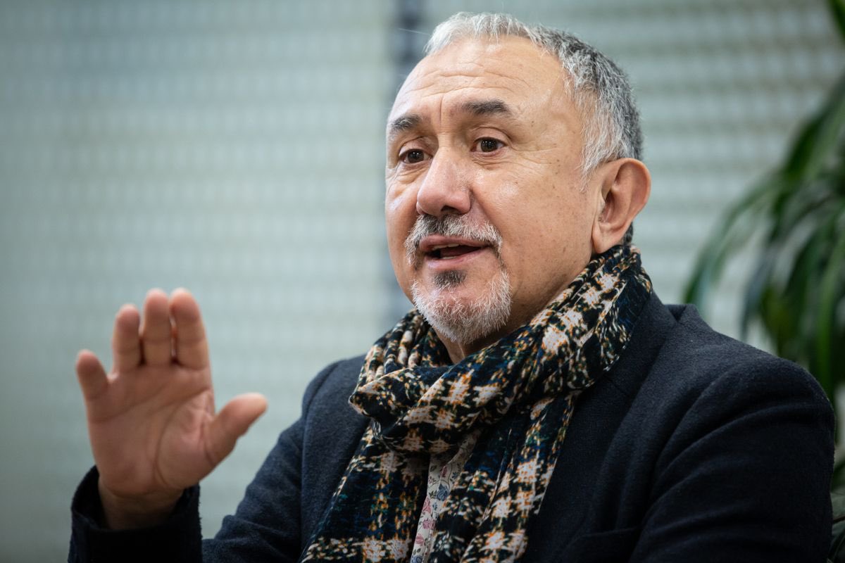 La Unidad de Delincuencia Económica y Fiscal (UDEF) de la Policía Nacional ha descubierto que altos cargos de UGT se repartieron decenas de cheques de hasta 7.000 euros por conceptos no declarados. 

Los fondos salieron de una cuenta bancaria del sindicato que se alimentó durante