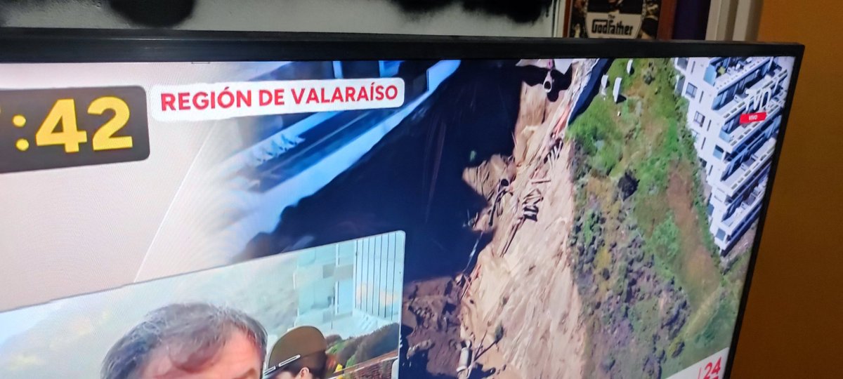 roxsolrojman's tweet photo. @24AM_TVN  fíjense en la ortografía https://t.co/rJab2kUvt8