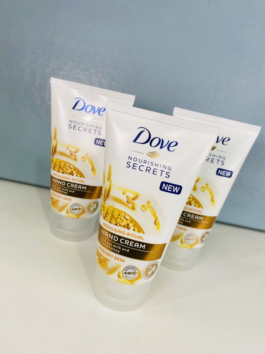 LamizCollection's tweet image. Ladies 😉 for a soft and gentle touch 
This will do wonders to make your hands all soft and smooth 
Get in now in store at our Beauty Store  

#LamizCollection