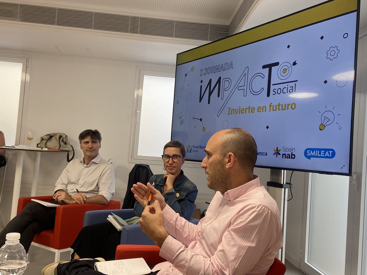 janaveros's tweet photo. En la I Jornada de Impacto Social en @UCA_Emprende, Mariona González de @SpainNAB, José Antonio Carbonell de @fiareBE y Javier Quintana de @smileatbaby, dando claves sobre la #inversióndeimpacto y cómo las entidades pueden acercarse a esta nueva forma de financiación. https://t.co/OuVEbS2HQf