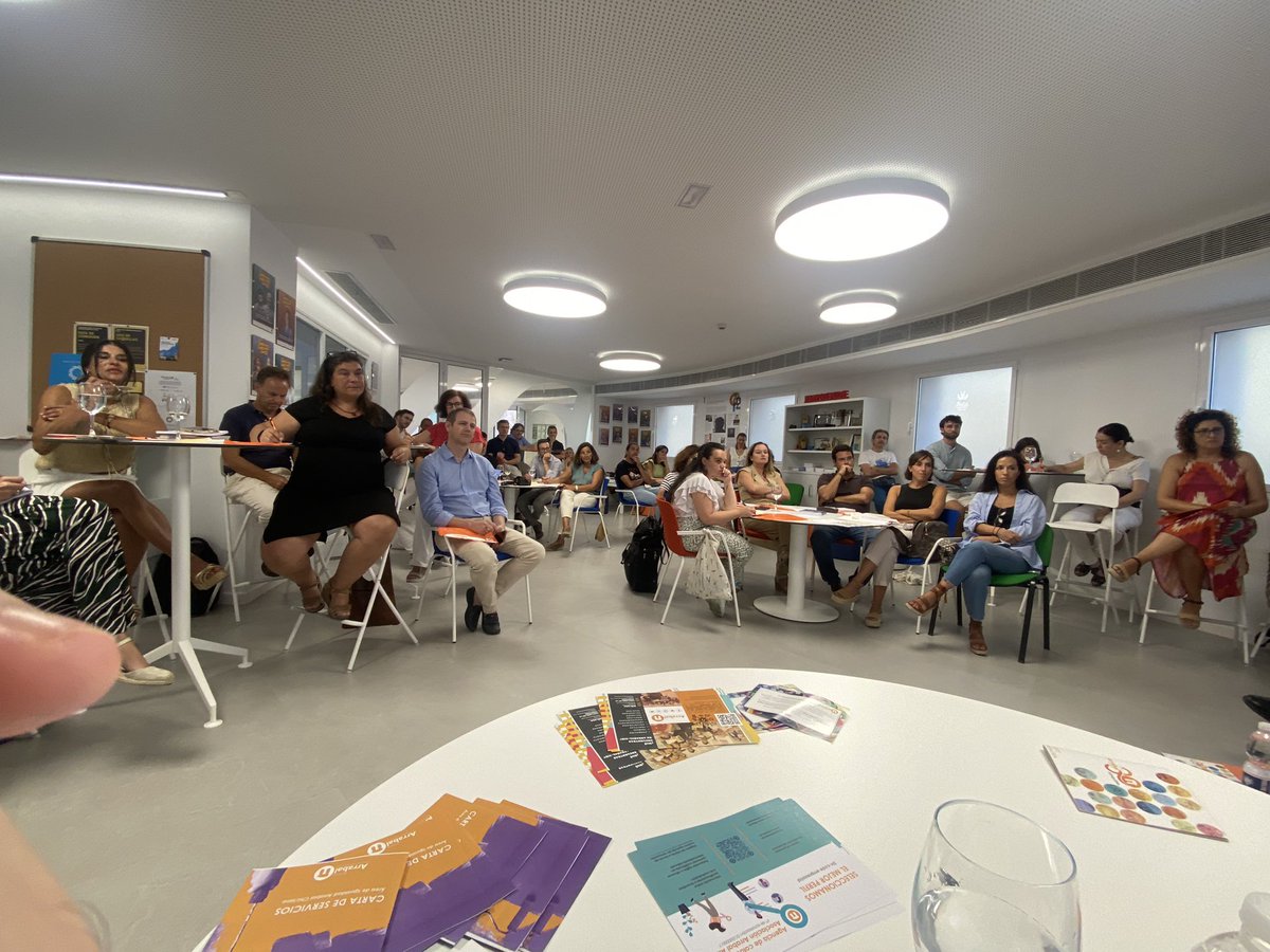 janaveros's tweet photo. En la I Jornada de Impacto Social en @UCA_Emprende, Mariona González de @SpainNAB, José Antonio Carbonell de @fiareBE y Javier Quintana de @smileatbaby, dando claves sobre la #inversióndeimpacto y cómo las entidades pueden acercarse a esta nueva forma de financiación. https://t.co/OuVEbS2HQf