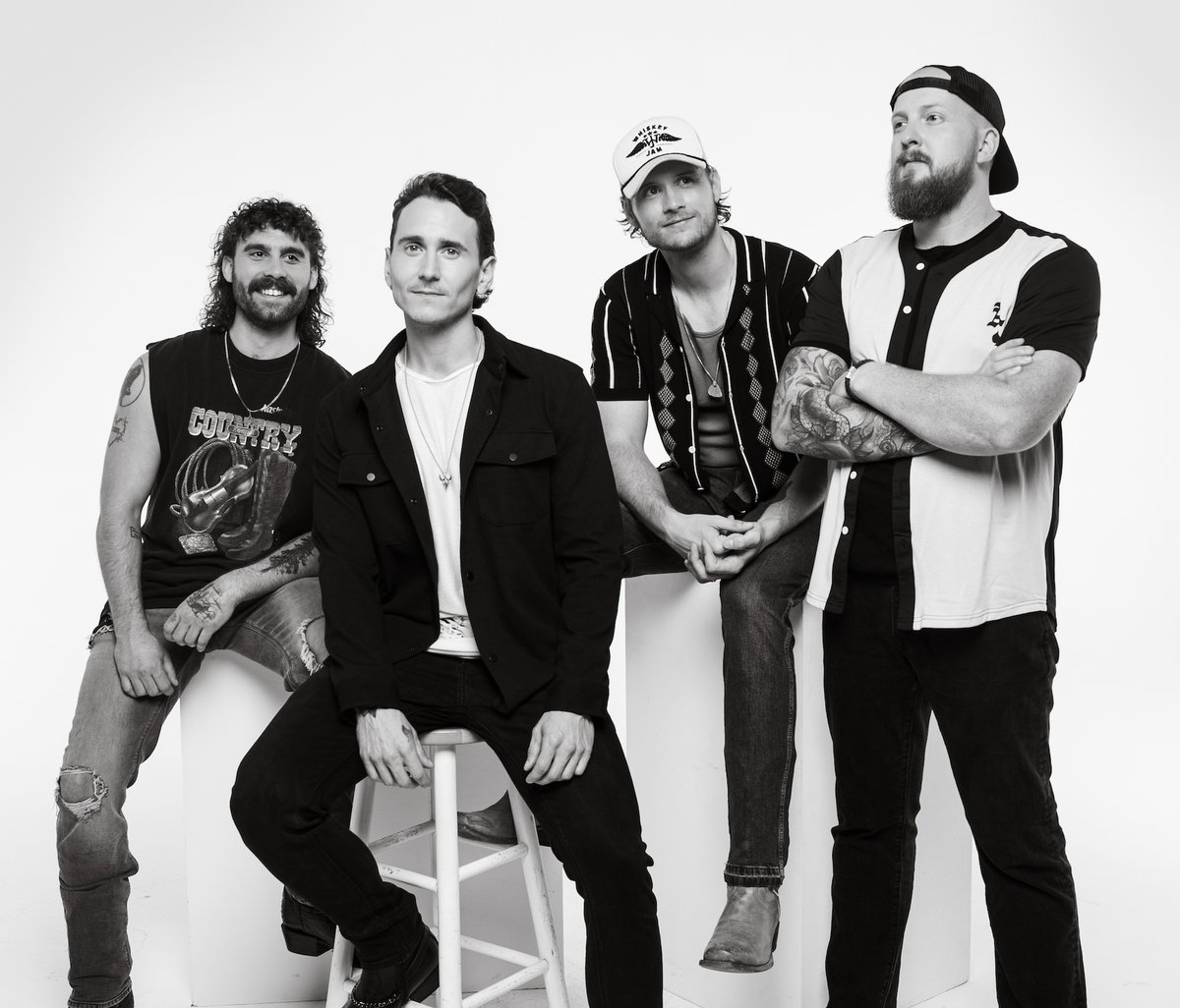 offtherecorduk's tweet photo. Even in this heat, we're gearing up to cosy down in the fall with some epic new releases, including this announcement of @jamesbarkerband's new EP - Ahead of Our Time - out next month. Here's everything we know so far: https://t.co/TMYVJrQVz6 https://t.co/75rwuoVP6o